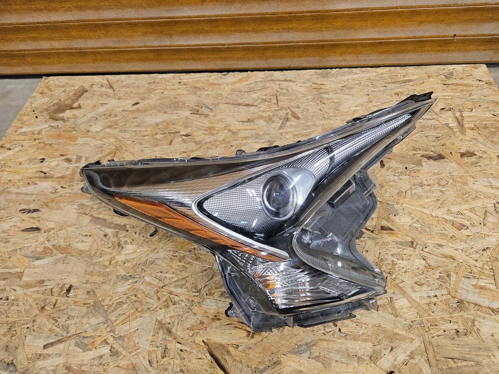 фото №1, Toyota prius iv 16-18 лампа права передня перед full led uk