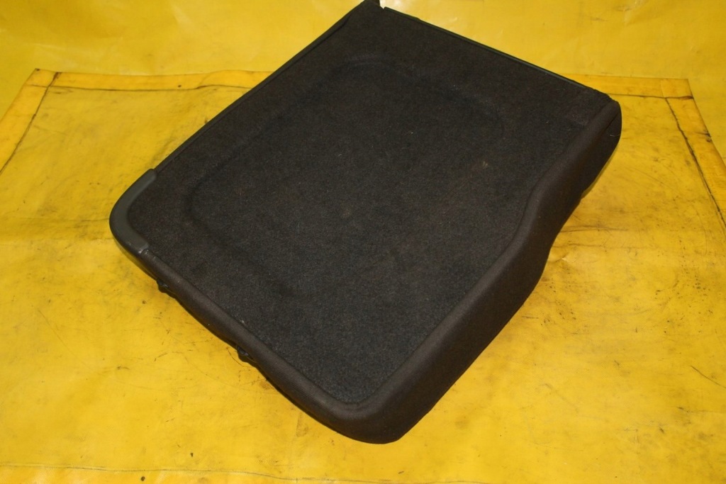 Спинка сиденье правый задний  zafira b 2 ряд Оригинал