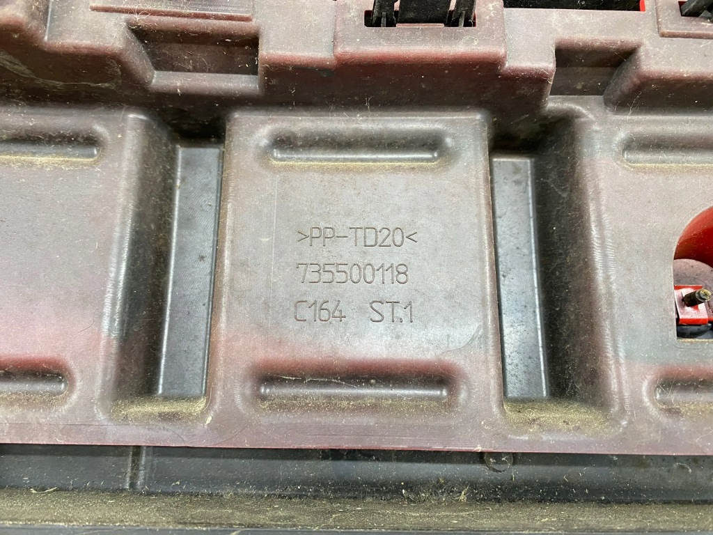 Fiat punto 199 1200cm3 2011 бамперы хэтчбек 735500118 в Украине