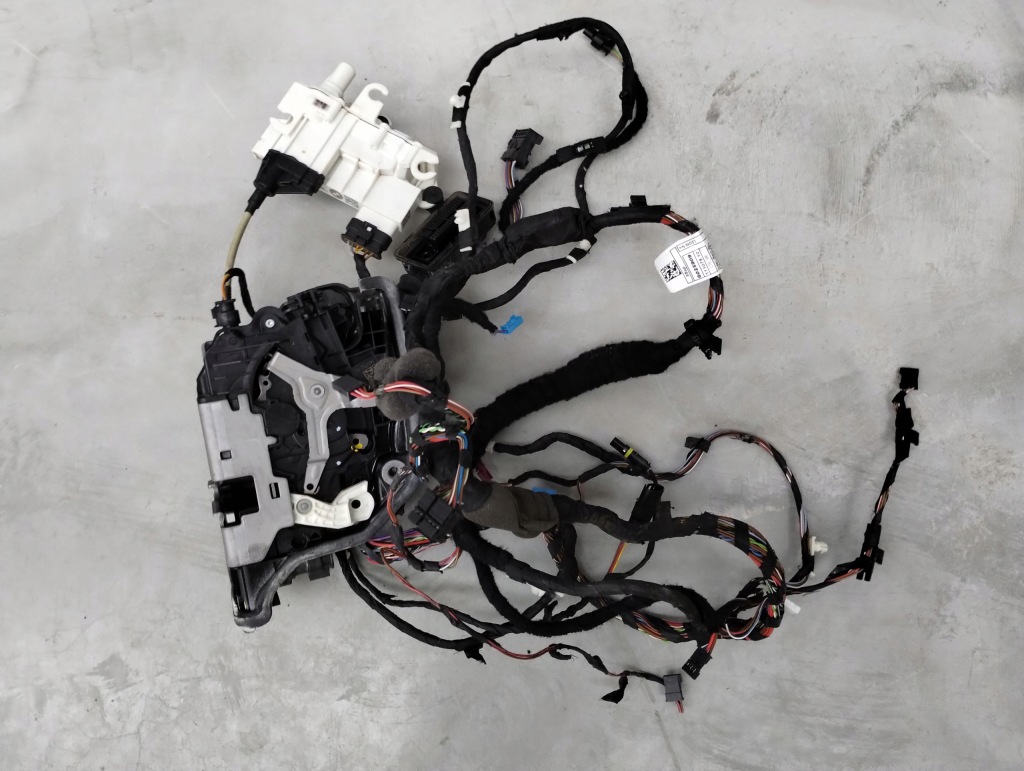 Доводчики замки soft close bmw g12 long 7477702 7477699 7477705 7477706 Оригінал