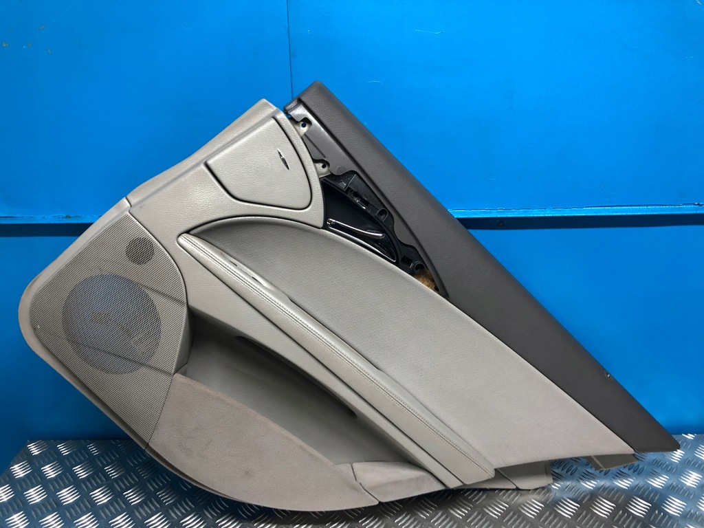 фото №1, Mercedes w211 обивка дверь правый задняя серая