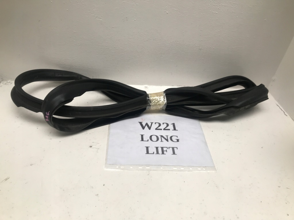 фото №1, Mercedes w221 w-221 s-klasa прокладка крышки багажника