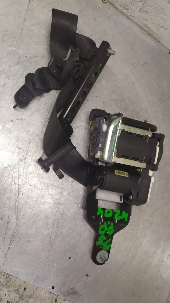 Купить Mercedes w204 рестайлинг  ремень безопасности левый перед 616774500