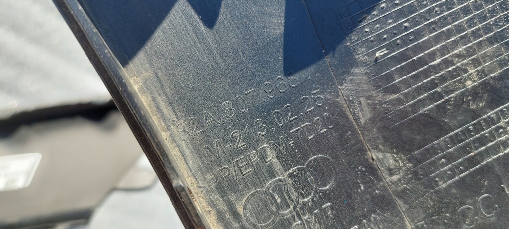 фото №5, Audi a1 накладка-спойлер защита подкрылок правая задняя 82a807968