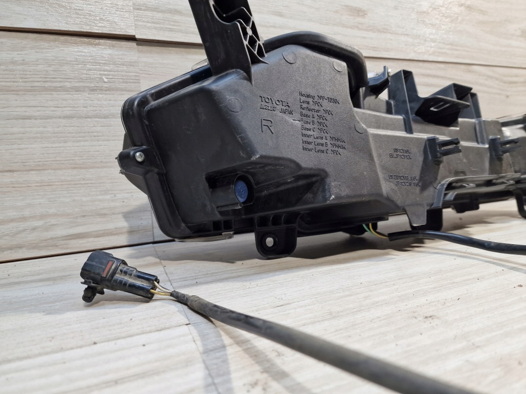 Lexus nx300 drl ліхтар денні led праве оригінал Недорого