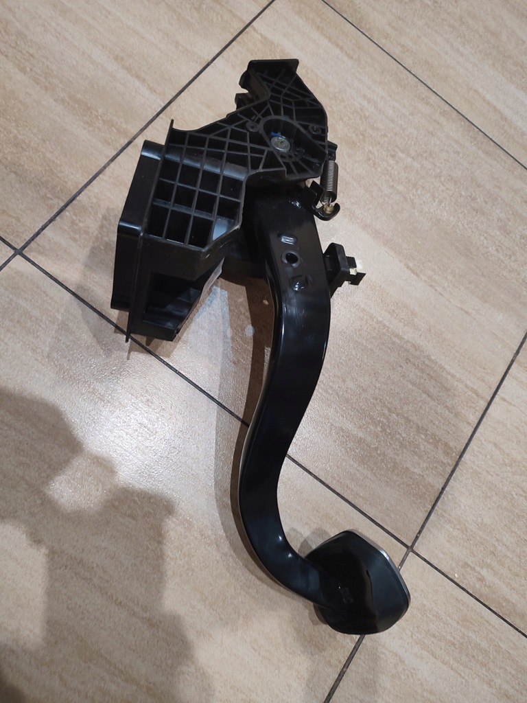 фото №8, Педаль тормоза bmw seria 1 f40 автоматическая коробка передач