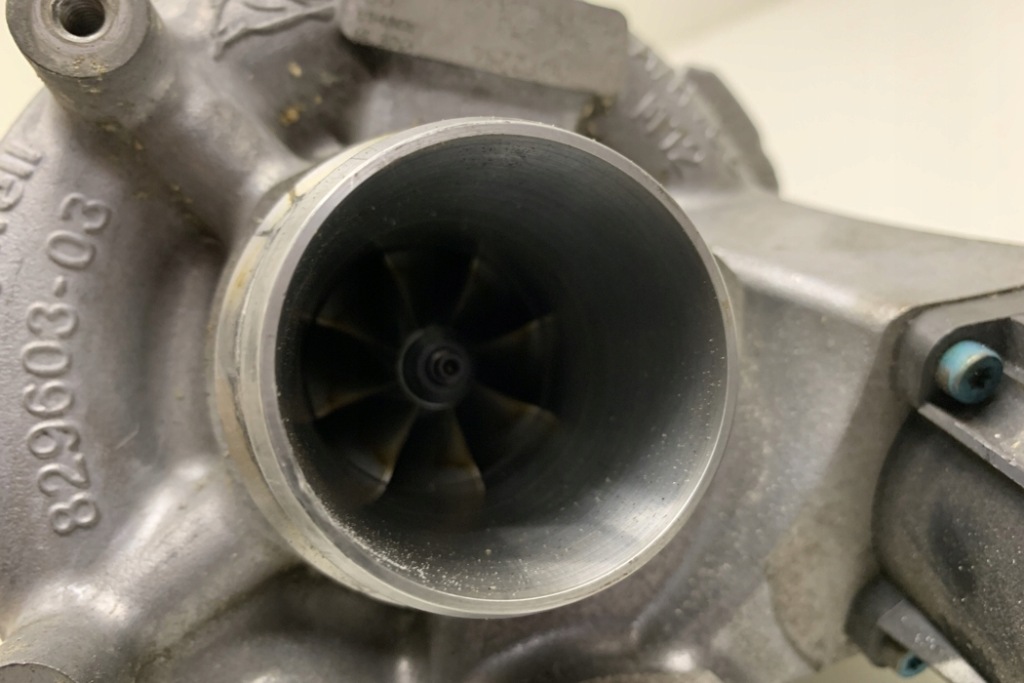 фото №10, Турбина bmw 7 g11, g12 8600290 4.4l бензиновый 330kw 2016