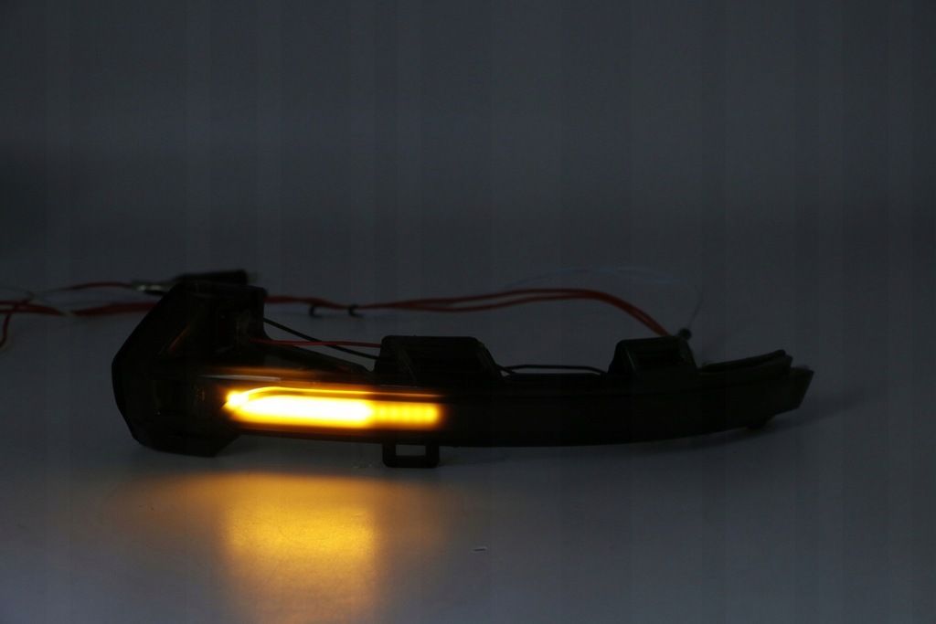 фото №16, Динамические поворотники зеркал vw arteon 3h7