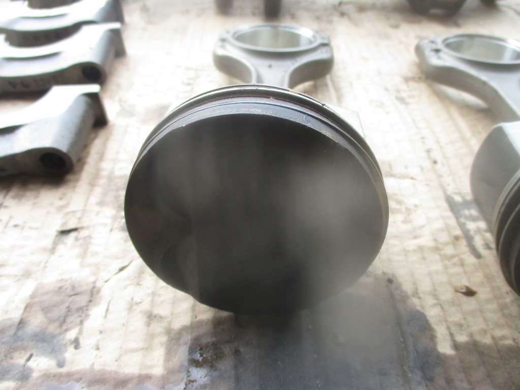 Wał колінчастий 04cam vw audi skoda seat dkrf 1.0tsi Недорого