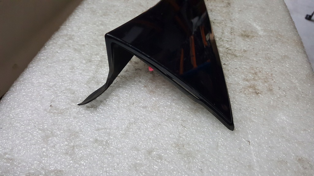 фото №11, Накладки крышки багажника левая+ правая сторона m-b w205 a2067900400 a2067900300