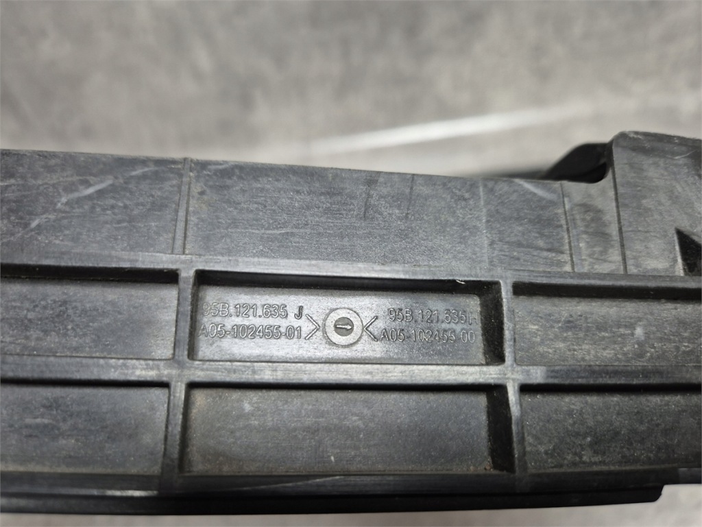 Porsche macan жалюзі, впуск, повітропровід повітря 95b121635h Зі Шроту