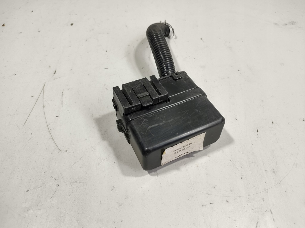 фото №1, Infiniti q50 14r- корпус коробка запобіжників