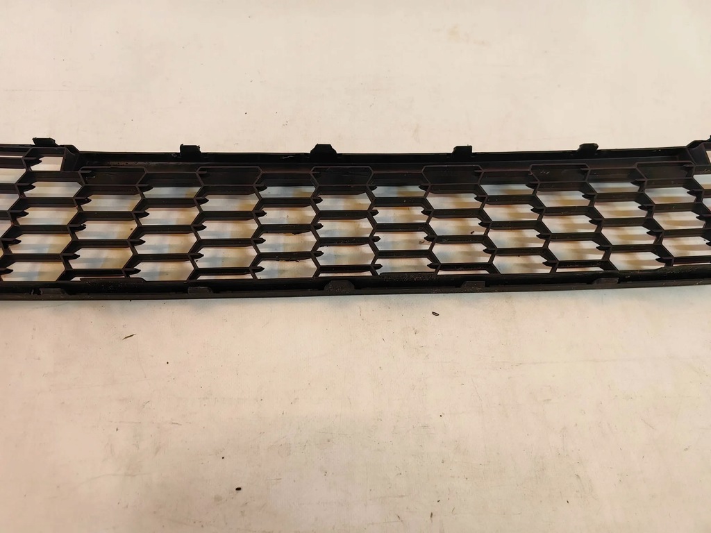 фото №8, Skoda fabia iv - решётка средняя бампера перед polecam