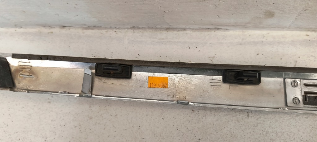 Молдинг крышки багажника tesla model x Цена