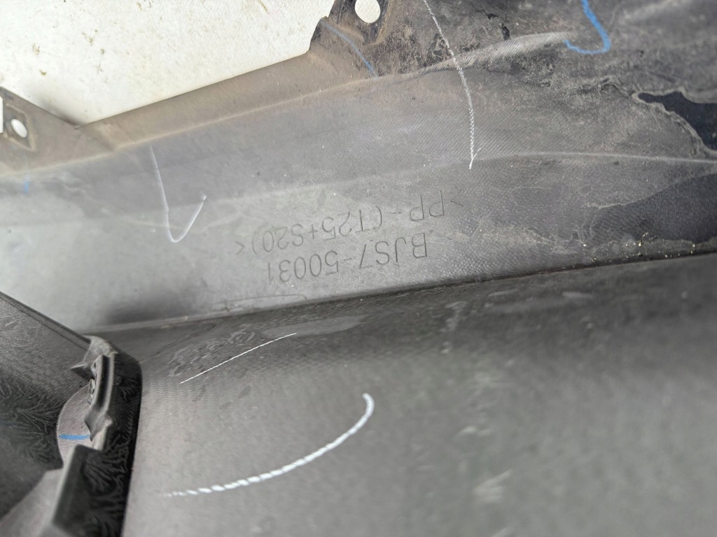 Mazda 3 ii 2013-2018 iii бампер перед передний bjs7-50031 в Украине