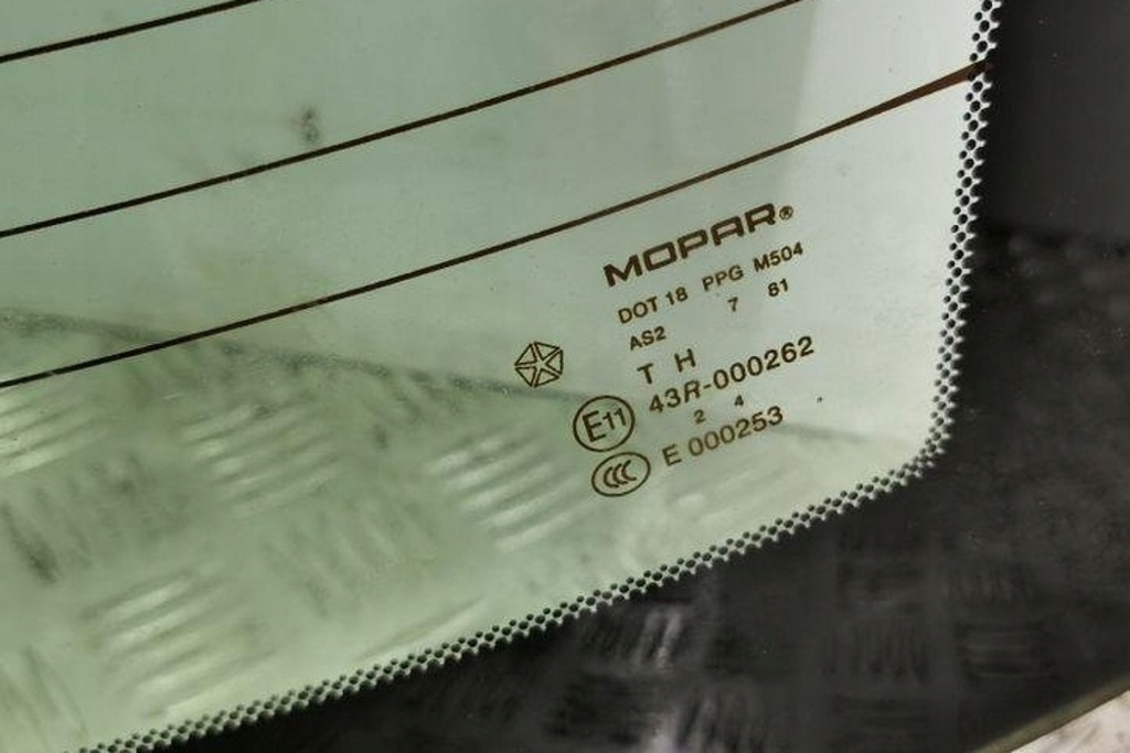 фото №9, Стекло задняя chrysler 300 c touring lx e1143r000262 3.0l дизель 160kw 2007