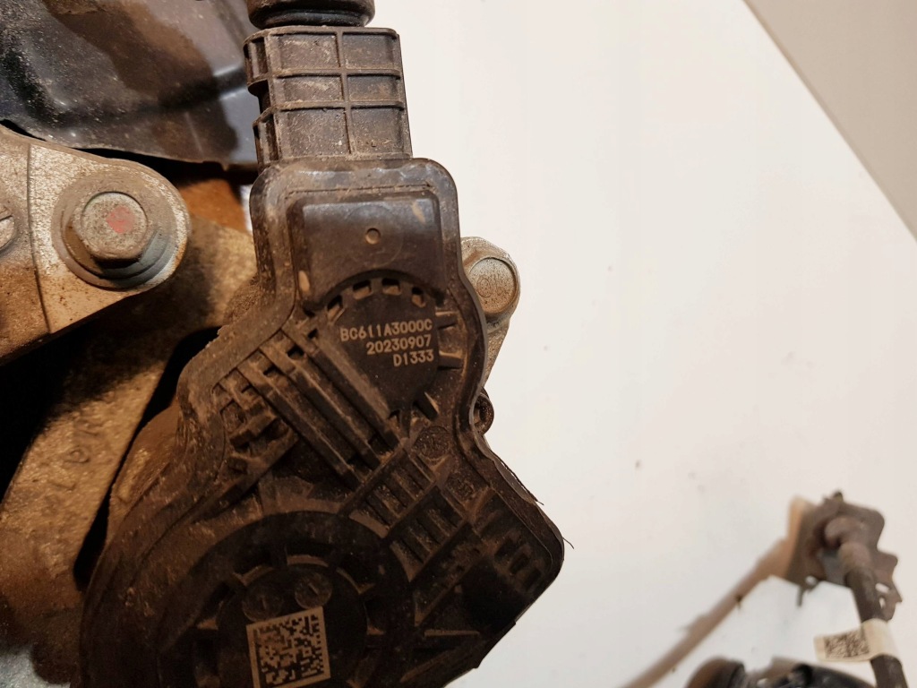 фото №11, Hyundai kona ii 2024 задня сторона права поворотний кулак колеса заднього