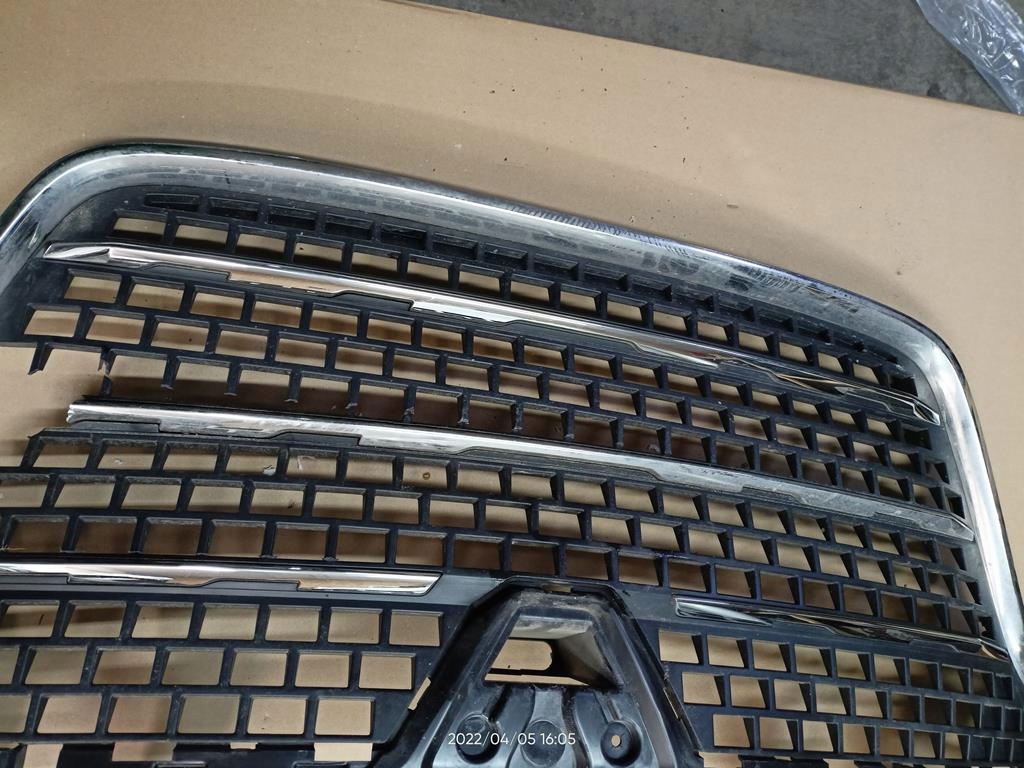 фото №4, Молдинг малий права ліва w решітка радіатора master iv