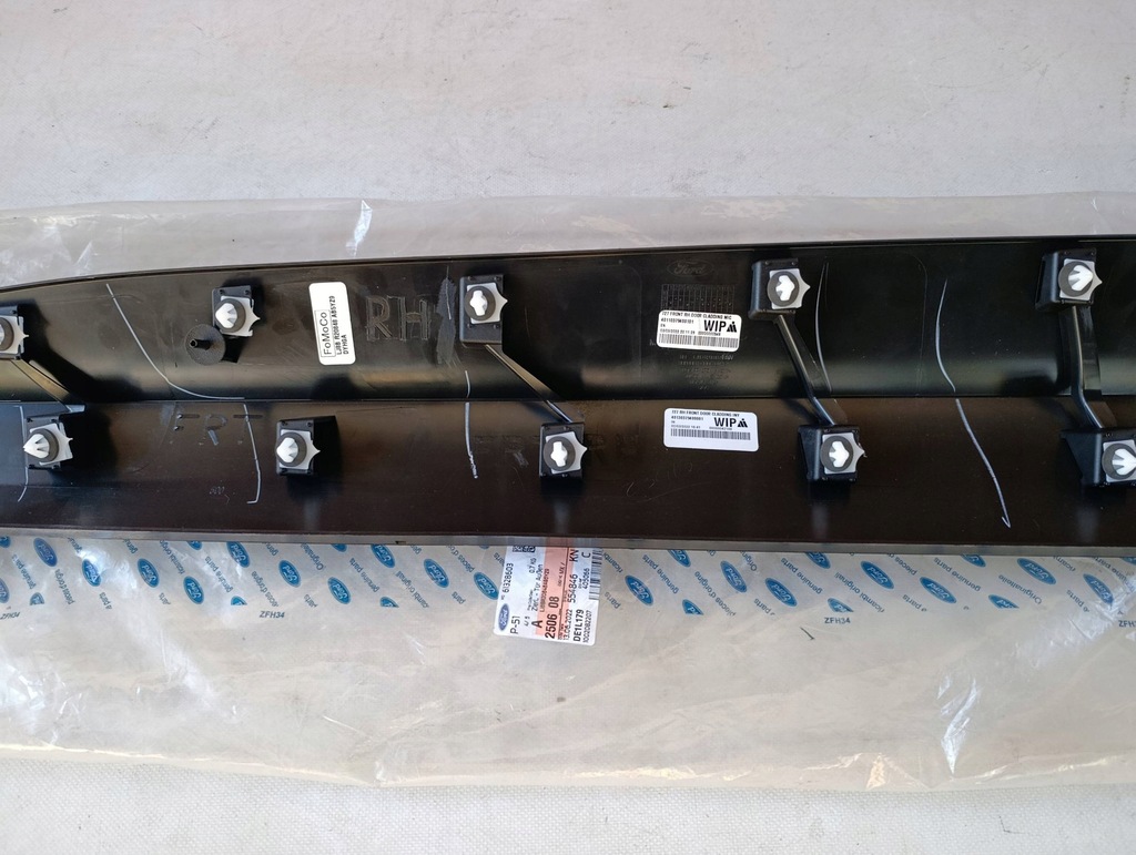 фото №7, Молдинг двері правий перед ford mustang mach-e lj8b-r20848-a