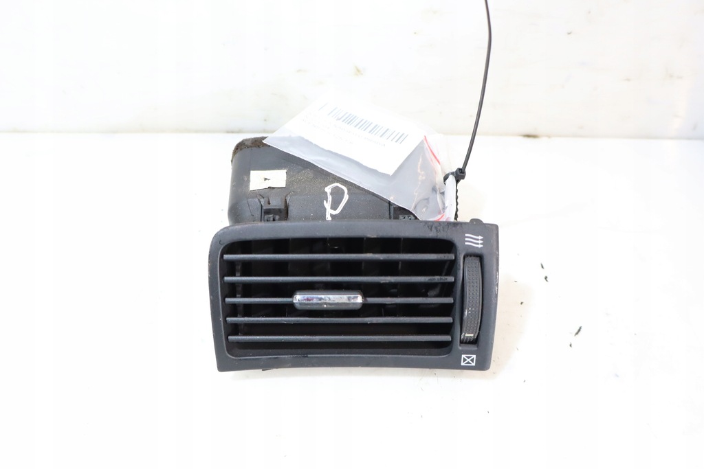 фото №1, Решётка обдув правая toyota avensis ii t25