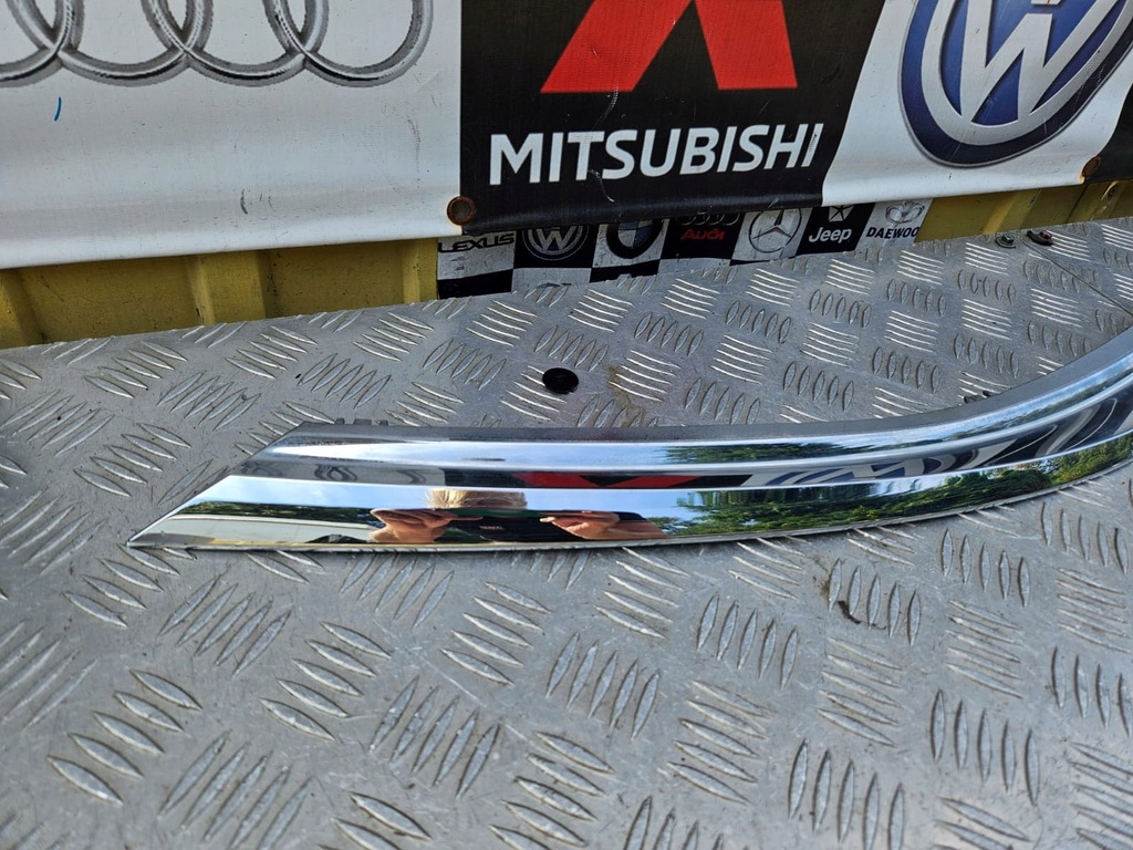 фото №4, Toyota corolla e16 молдинг лампы левая хром