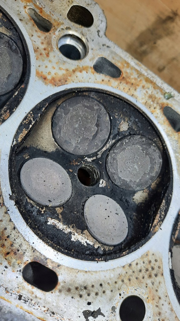 фото №5, Головка двигателя 1001837007 volvo xc70 s60 v70 2.4b