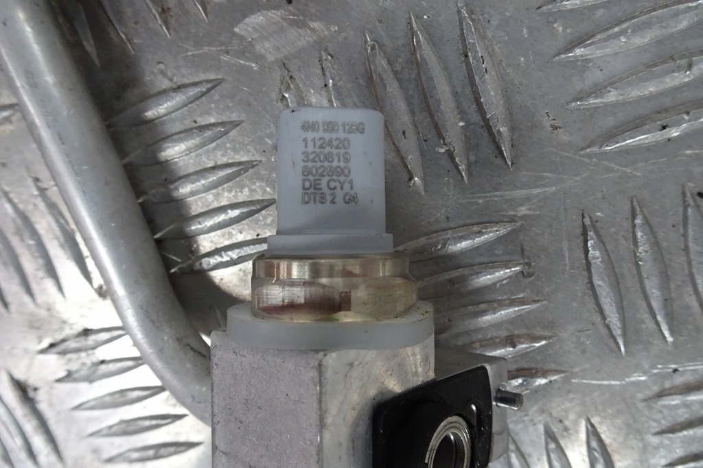 фото №1, Vw id.3 - датчик давления кондиционера