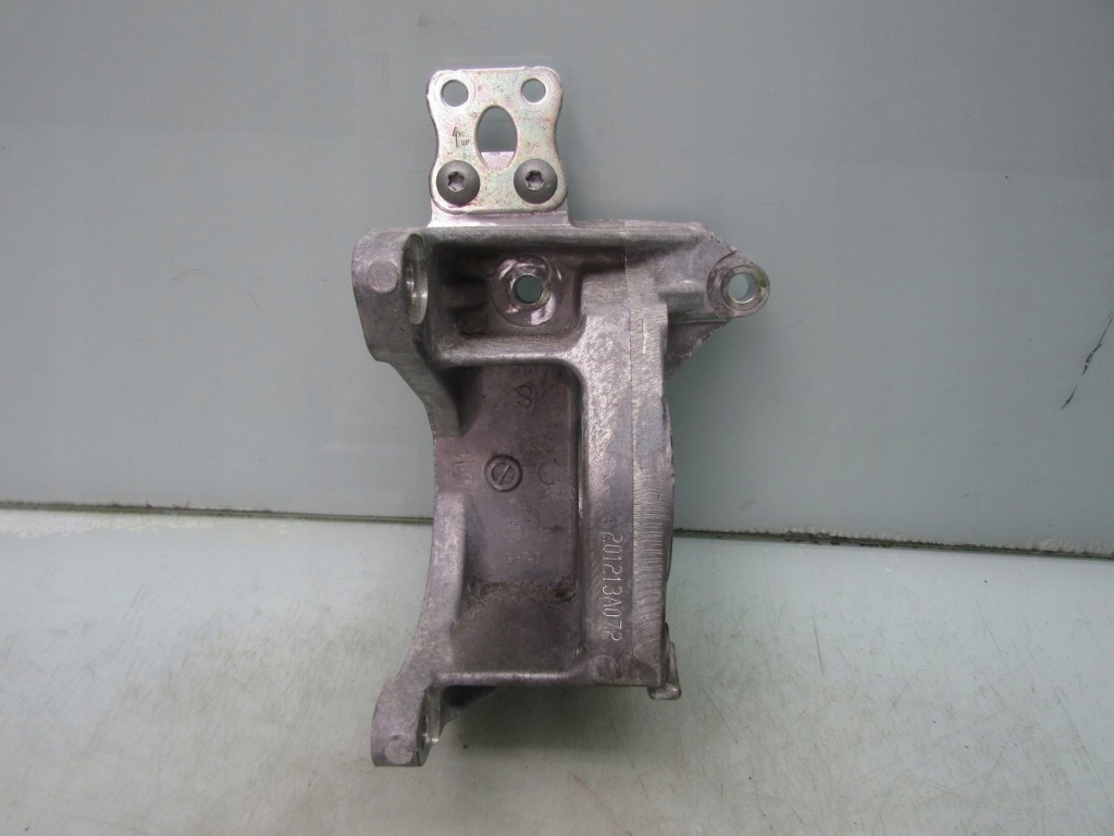 фото №1, Leaf ii ze1 21r кронштейн опора полуось хомут кронштейн 201213a072