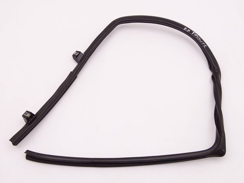 фото №1, Mazda tribute 00-07 прокладка стекло правый перед