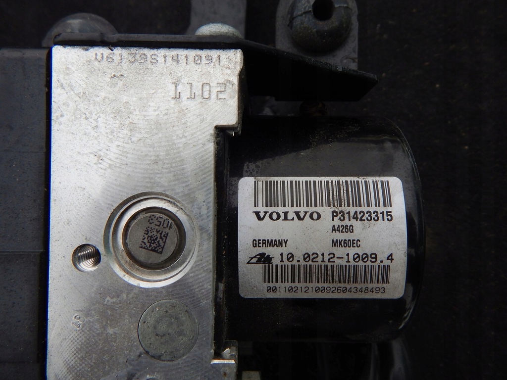 фото №3, Volvo v40 насос abs