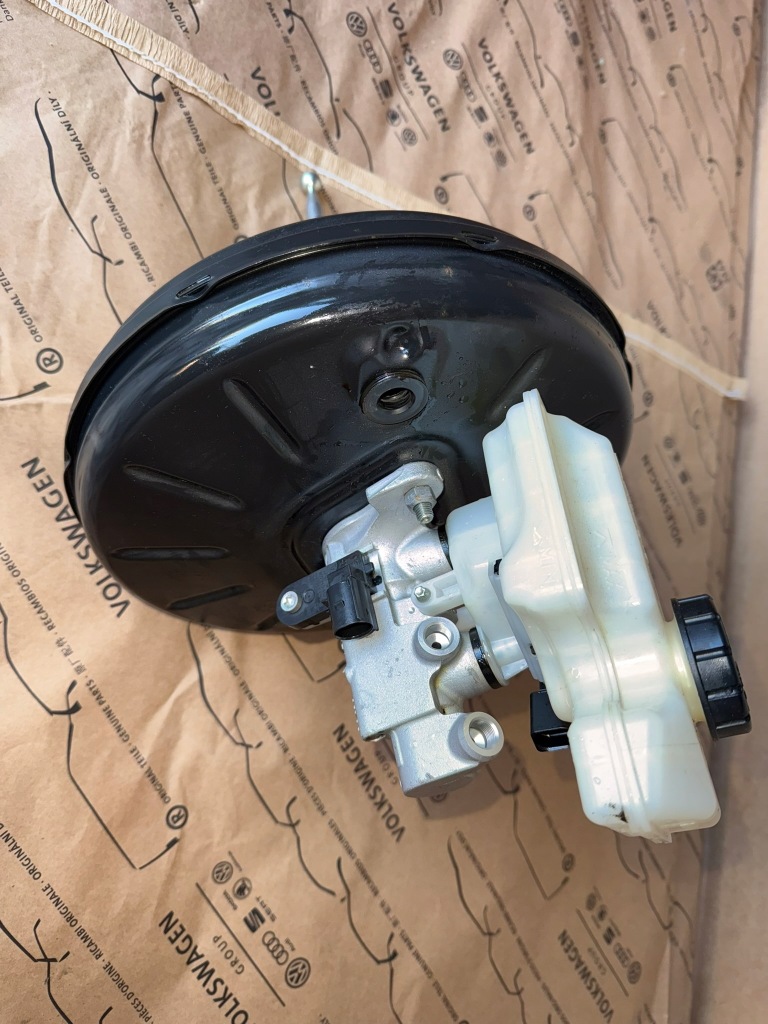 Купити Audi q3 ii 83a підсилювач гальм насос гальмівна оригінал  5qk614105b 2022 r