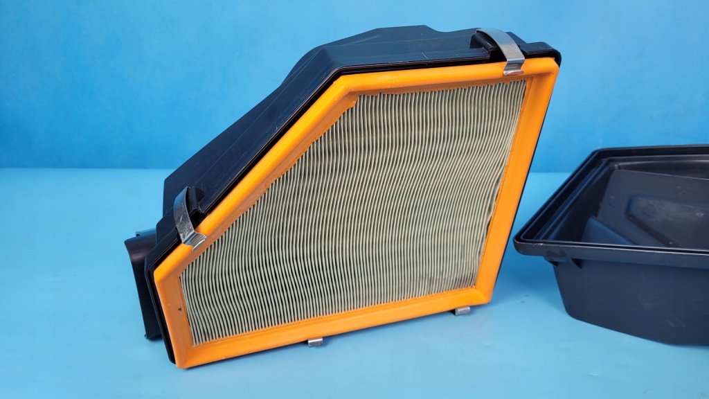 фото №7, Bmw 3' g20 330e 21r 2.0 корпус фільтра повітря витратомір 8580424