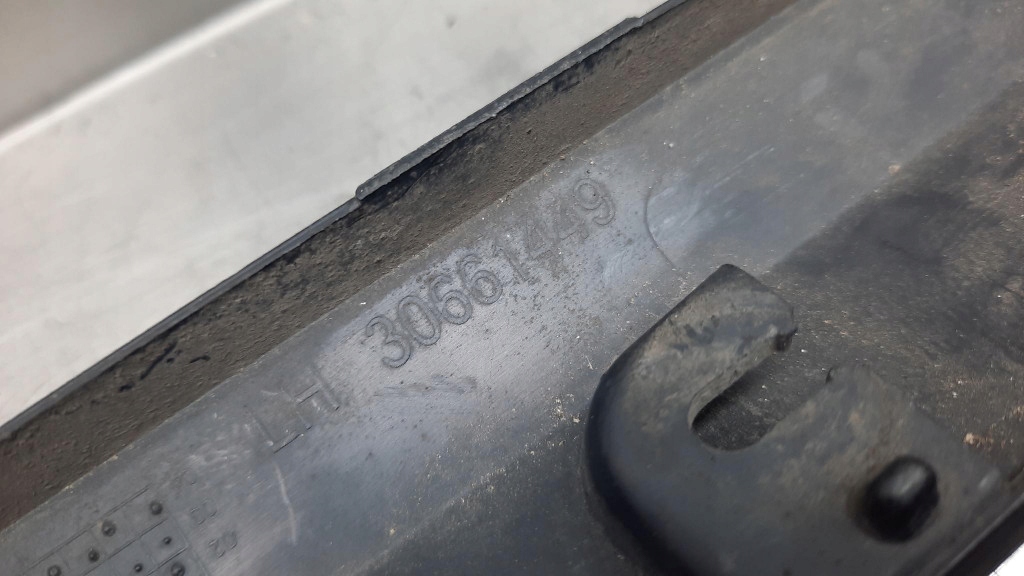 фото №10, Молдинг дверь нижняя левый задняя оригинальный номер 30661449 volvo s40 ii v50 04-12r