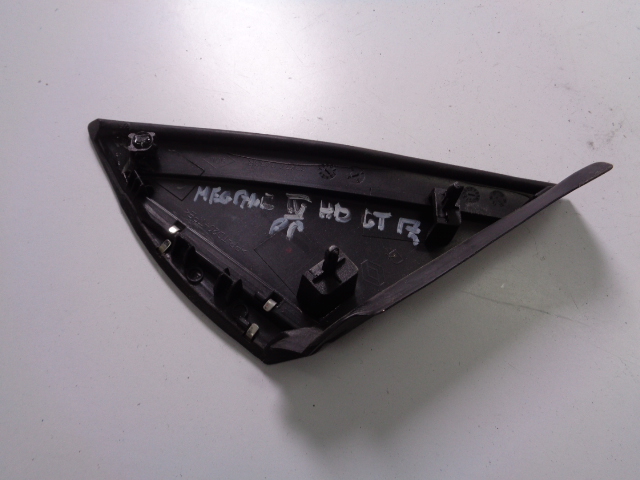 фото №3, Трикутник крила правий renault megane iv hb 2017 rok