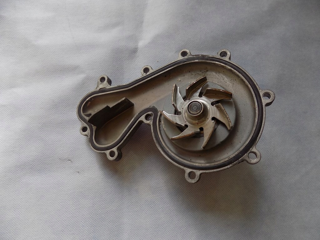 фото №1, Volkswagen оригинальный номер 059121008 насос wody