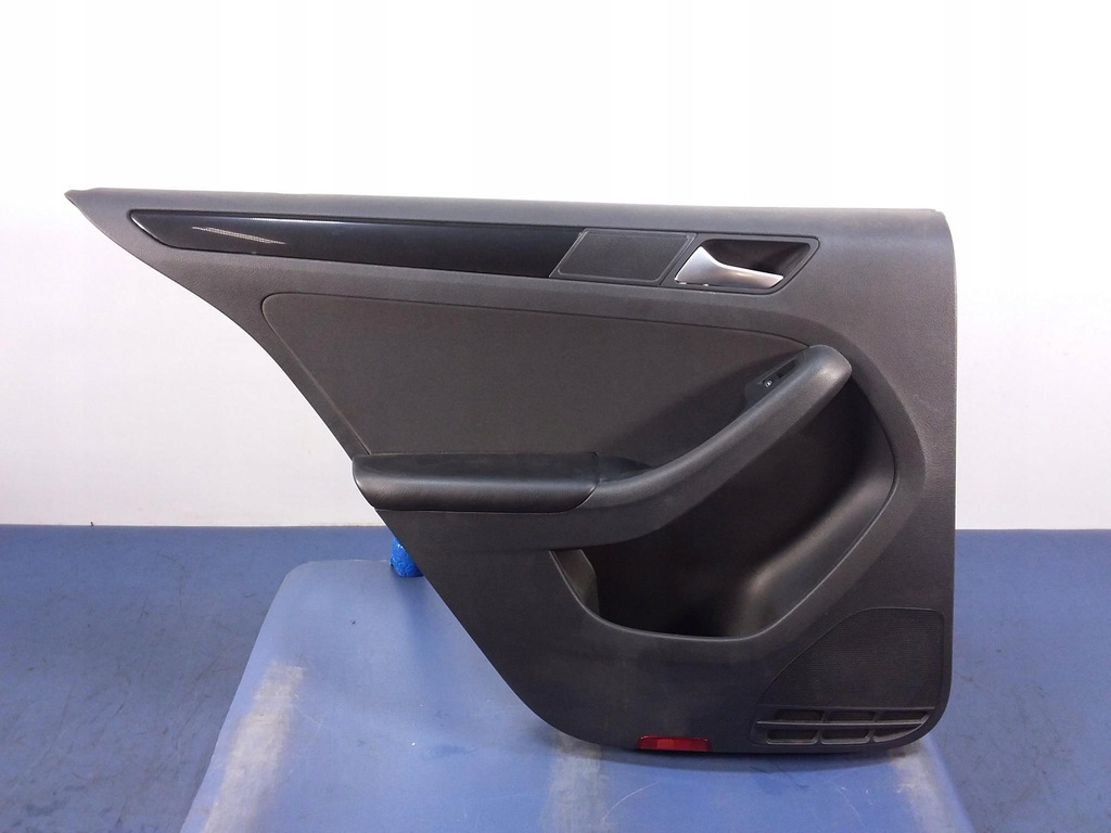 фото №1, Vw jetta vi обивка дверь задняя левая обшивка