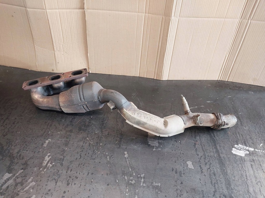 Колектор випускний каталізатор bmw 3 e46 325ti m54b25 256s5 7518669 Зі Шроту