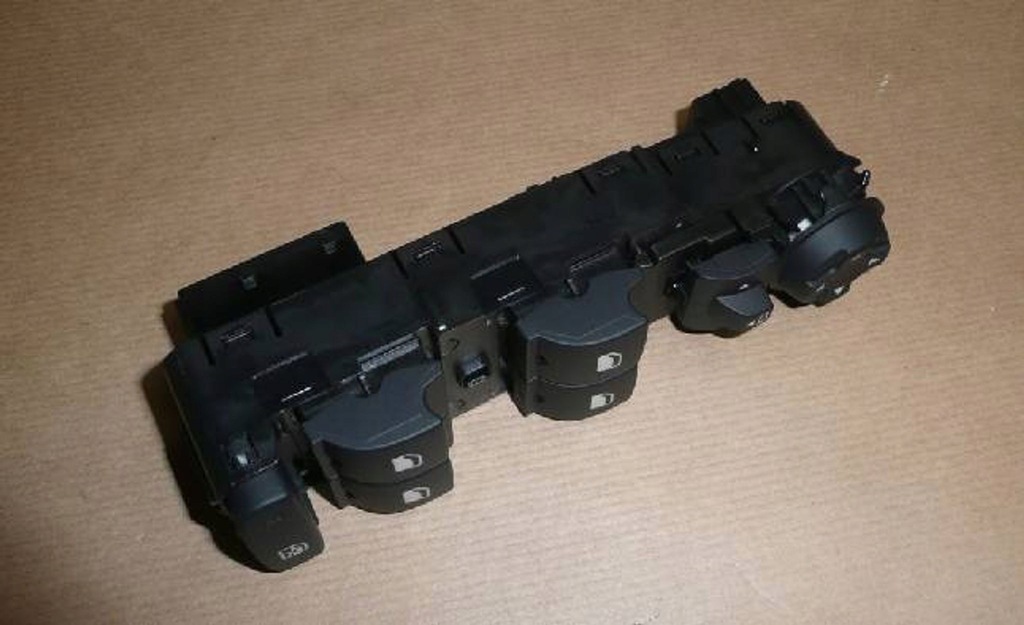 фото №1, Кнопка подъемник стекла c c4 picasso ii