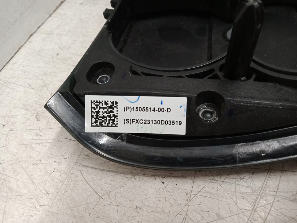 фото №11, Tesla 3 y port зарядки разъём 1490374-29-c + крышка порт 1505514-00-d