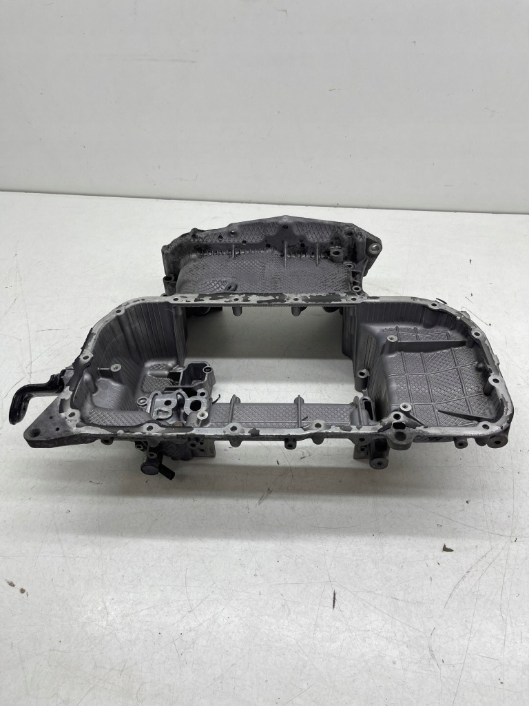 Купити Audi a7 a6 c7 3.0 tdi cdu верхній піддон оливи масляна cała справна оригінал!