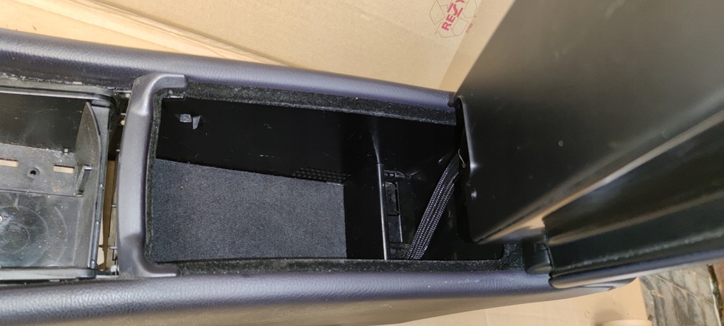 фото №10, Mercedes w203 підлокітник granatowy