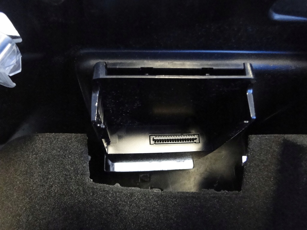 фото №8, Mercedes cla 117 w117 бардачок пасажира зчитувач