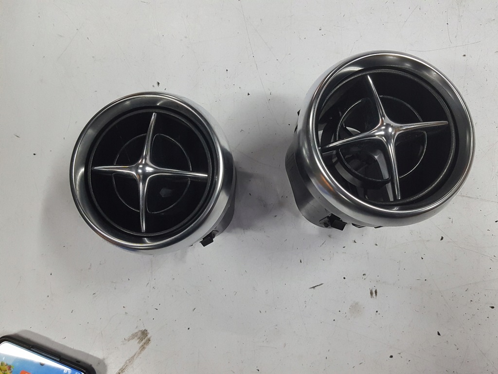 фото №1, Mercedes slk r172 w172 11r- решітка обдув a1728300154