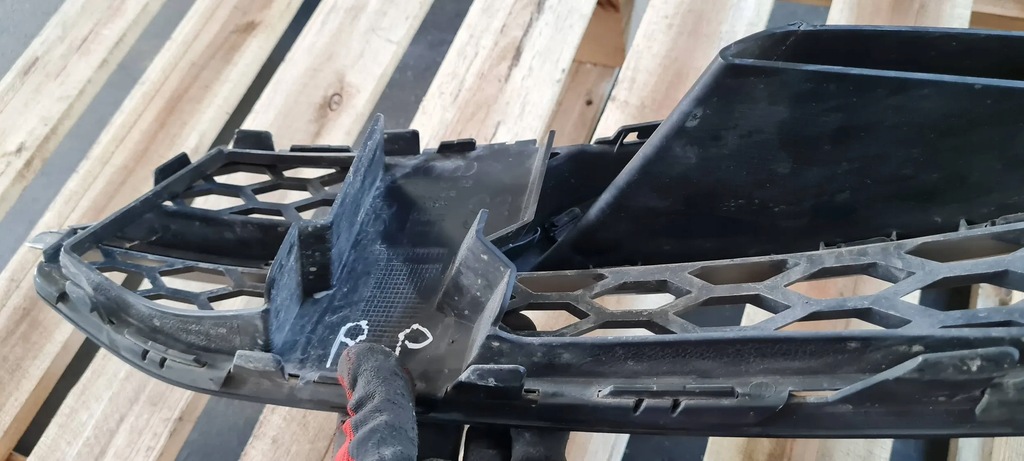 фото №11, S3 8v sedan a3 решётка бампера правая правый перед 8v3807682l