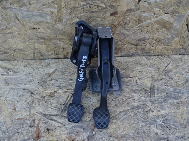 фото №1, Педаль тормоза сцепления vw golf v plus 1k1721057al