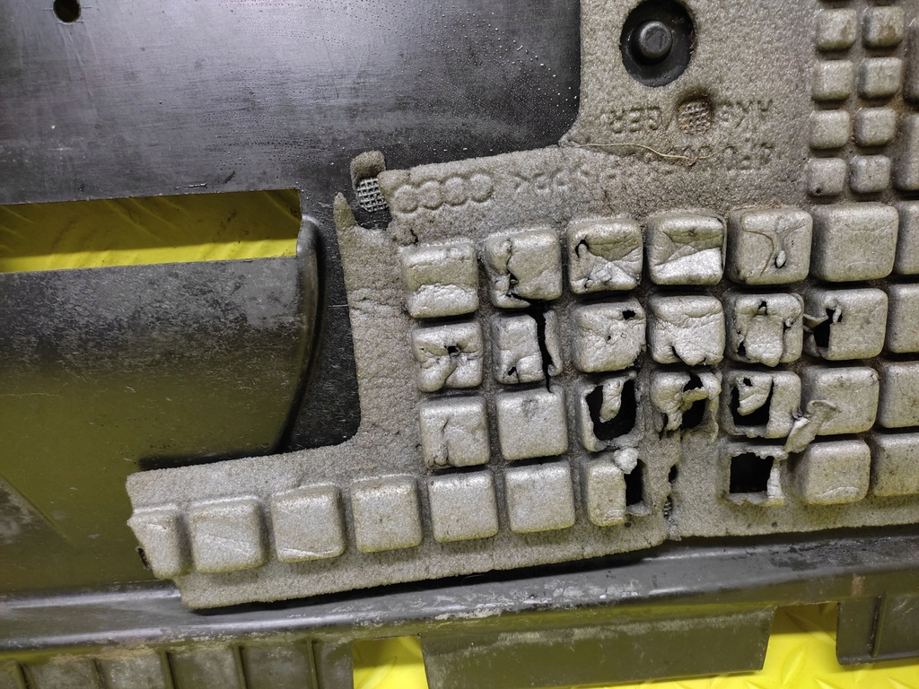 фото №6, Audi a6 c6 2.0 fsi защита pod двигатель 4f0863822a