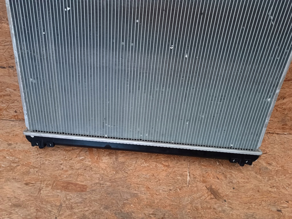 Радіатор води suzuki grand vitara 2005- 2.0 бензин 17700-65j10 Доставка