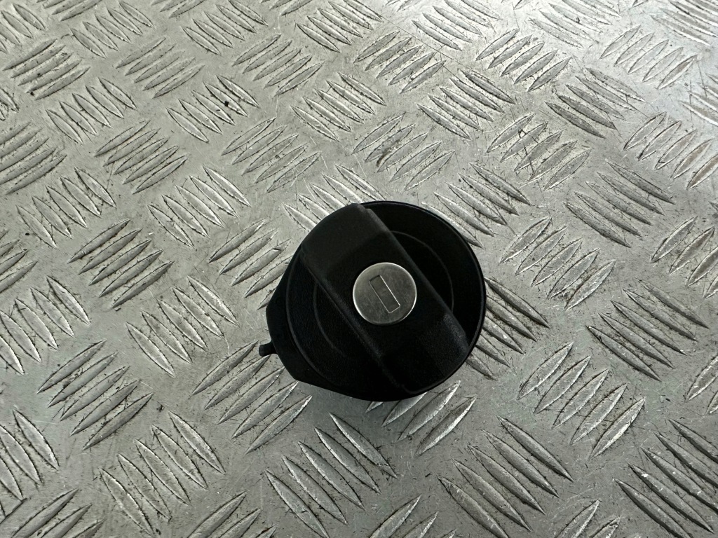 Skoda fabia 2 крышка заливной топлива 1j0201553af Недорого