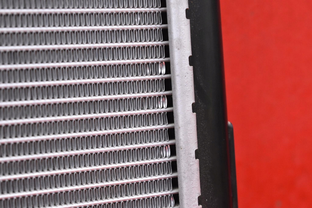 Радіатор води 2002112 renault master 2 ii 3.0 dci 136 km 97-10 Оригінал