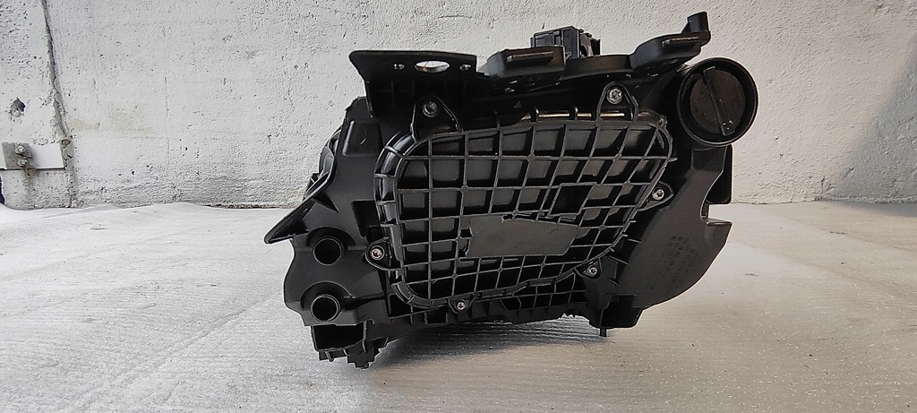 фото №7, Передня права лампа права перед porsche taycan matrix full led